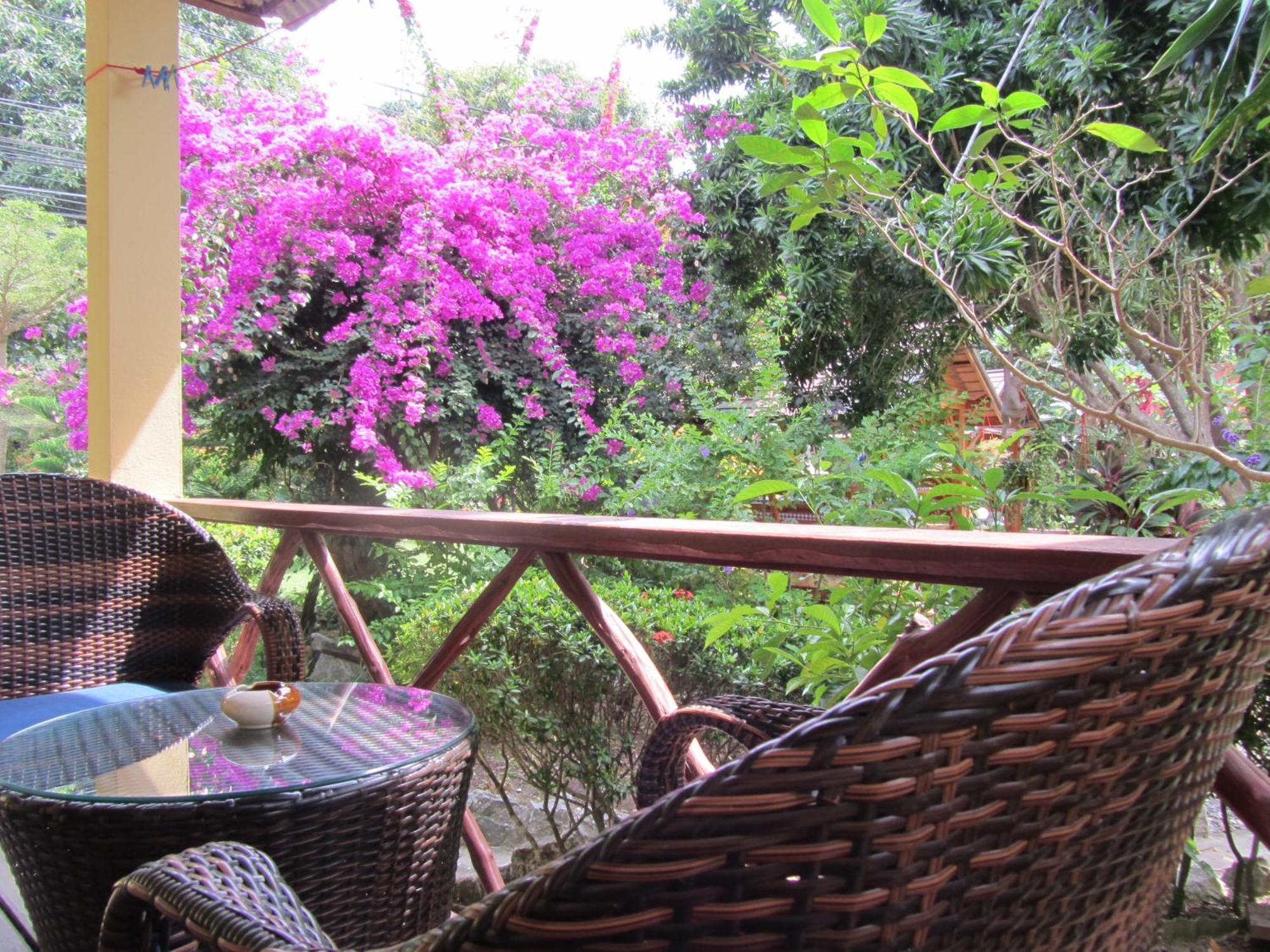 Flower Paradise Bungalows & Swiss Restaurant Roestiland Ламаи-Бич Номер фото